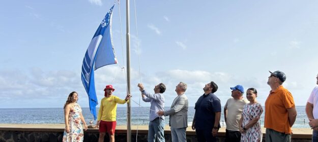 Foto recurso izado bandera