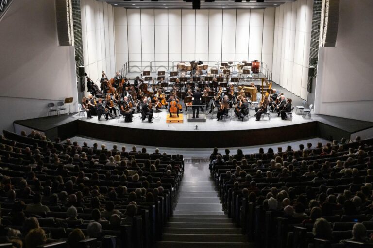 La Sala Sinfónica María Orán en Auditorio de Tenerife con la orquesta ©Miguel Barreto