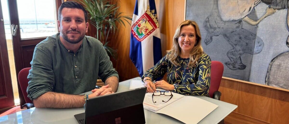 Presidenta-Rosa-Dávila-Serafín-Mesa