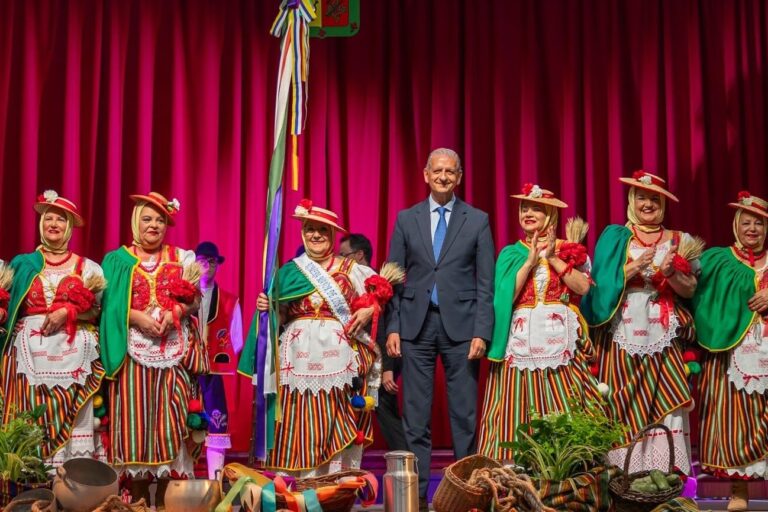 ROMERA MAYOR DE LOS MAYORES CON ALCALDE Y CANDIDATAS