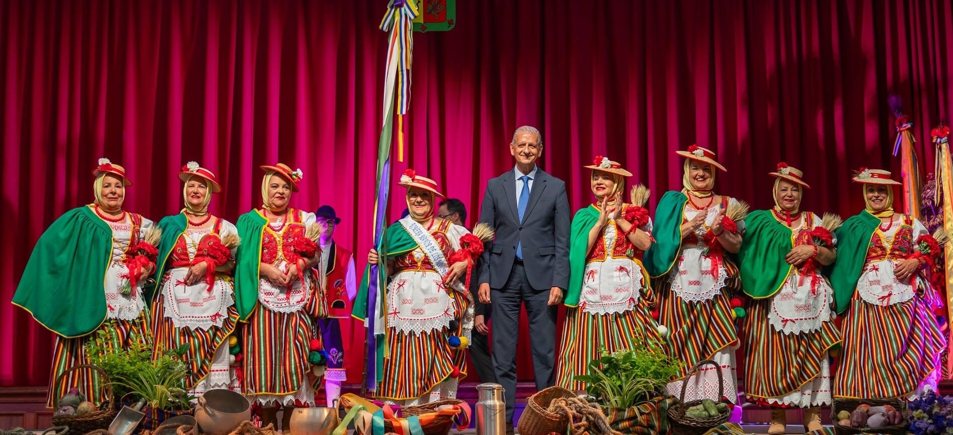 ROMERA MAYOR DE LOS MAYORES CON ALCALDE Y CANDIDATAS