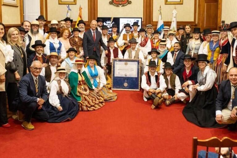 reconoccimiento a Oroval por su trayectoria