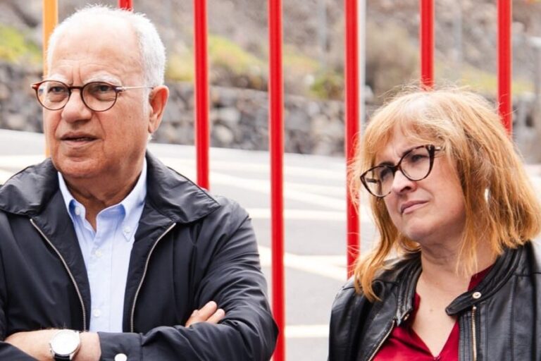 030626 El presidente del Cabildo, Casimiro Curbelo, y la consejera insular de Educación y Cultura, Rosa Elena García