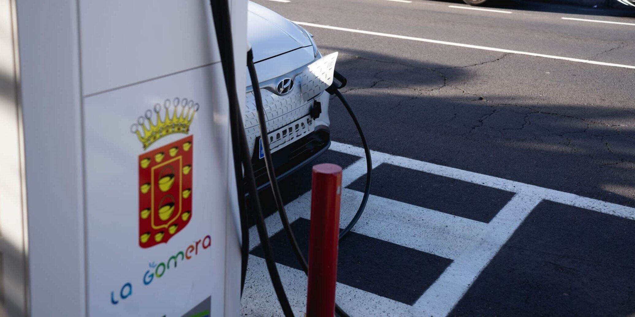 040626-punto-de-carga-de-vehiculo-electrico