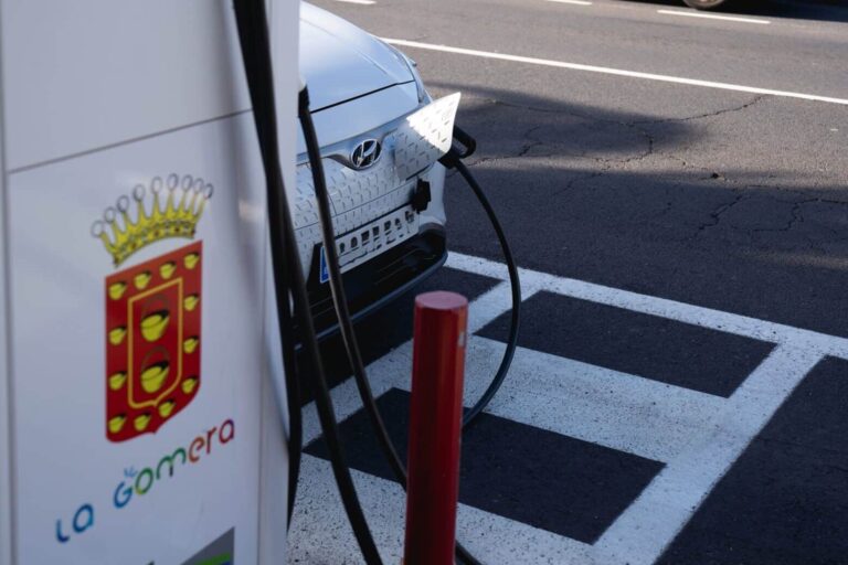 040626-punto-de-carga-de-vehiculo-electrico