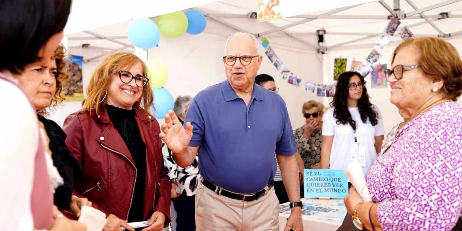 080626 El presidente del Cabildo, Casimiro Curbelo, y la consejera insular de Política Social, Rosa Elena García (1)