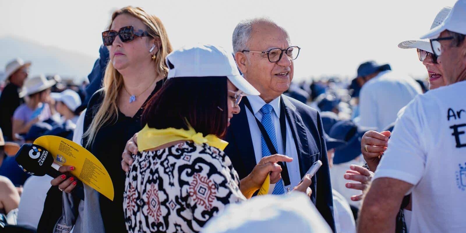 120626 Casimiro Curbelo, presidente del Cabildo de La Gomera, durante la Eucaristía con motivo de la visita del Papa León XIV a Canarias
