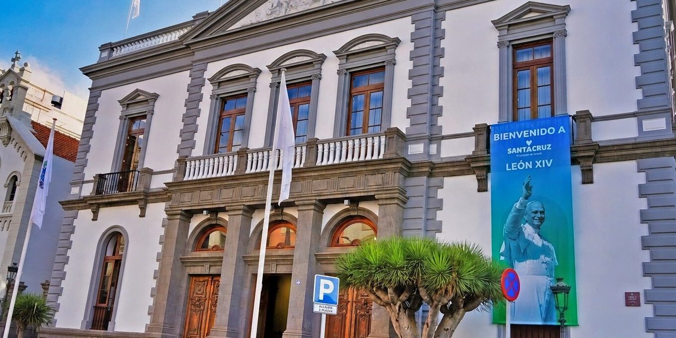 260611 Ayuntamiento Exterior Papa.jpg