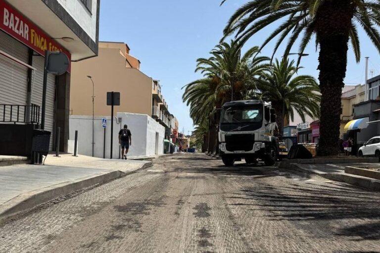 Avenida de Las Palmeras 1