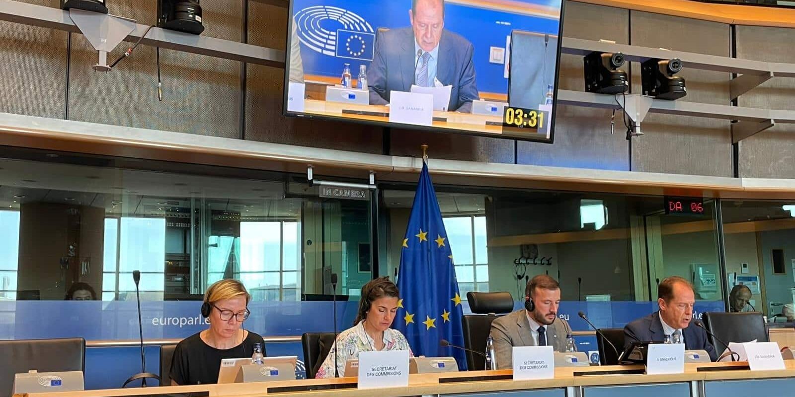 El viceconsejero de Turismo, José Manuel Sanabria, en el Parlamento Europeo (1)