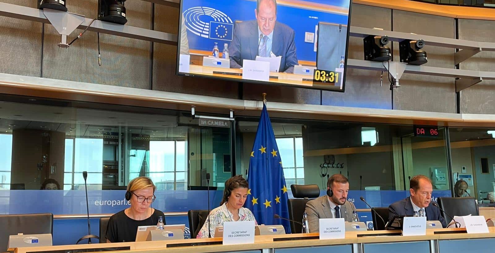 El viceconsejero de Turismo, José Manuel Sanabria, en el Parlamento Europeo (1)
