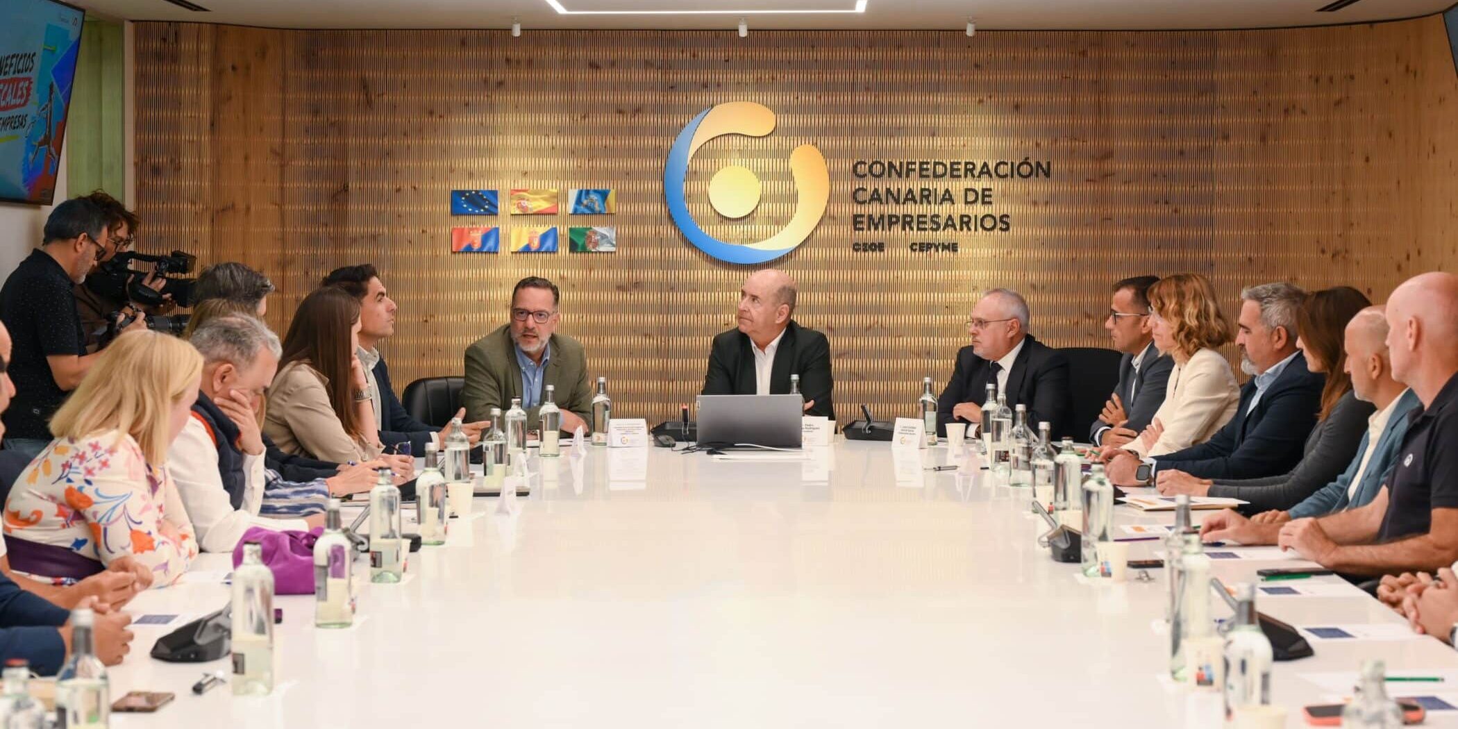 FOTO. El empresariado canario conoce las fórmulas del Consejo Superior de Deportes para invertir en el sector con ventajas fiscales (2)