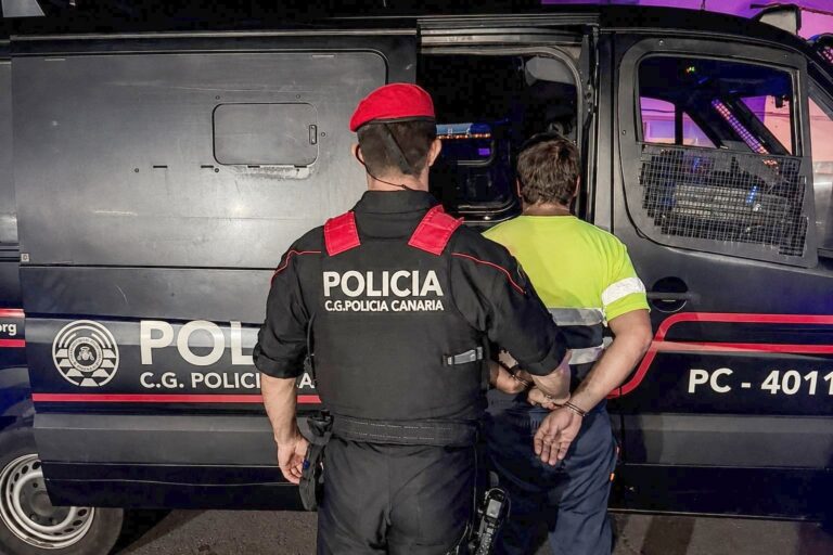 LA POLICÍA AUTONÓMICA DETIENE A UN HOMBRE EN TENERIFE POR UN PRESUNTO DELITO DE VIOLENCIA DE GÉNERO 5-6-26