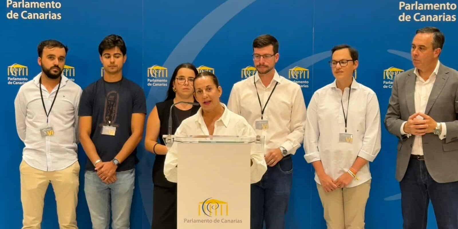 La diputada María Saavedra en rueda de prensa
