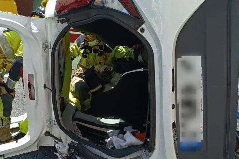 PERSONAL DEL SUC ASISTE Y TRASLADA AL HOSPITAL A DOS MUJERES HERIDAS EN UN ACCIDENTE DE TRÁFICO EN GRANADILLA2 19-6-26