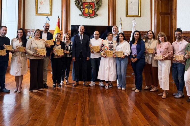 PREMIADOS Y PARTICIPANTES