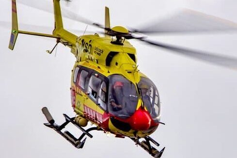 UN HELICÓPTERO MEDICALIZADO DEL SUC TRASLADA EN ESTADO GRAVE A UNA BAÑISTA CON SIGNOS DE AHOGAMIENTO EN MOGÁN-GRAN CANARIA 18-6-26