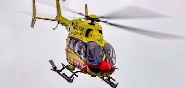 UN HELICÓPTERO MEDICALIZADO DEL SUC TRASLADA EN ESTADO GRAVE A UNA BAÑISTA CON SIGNOS DE AHOGAMIENTO EN MOGÁN-GRAN CANARIA 18-6-26