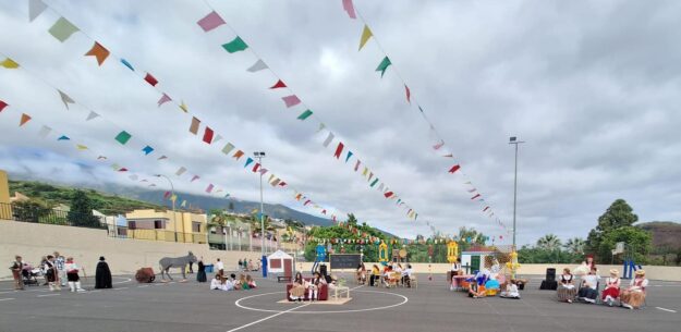 representación teatral en Colegio La Luz en Día de Canarias 0