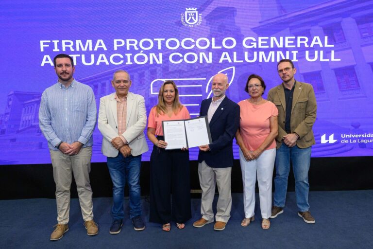 20260708_Firma_Convenio_Alumni-15