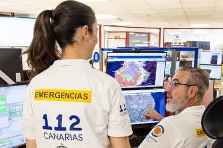 BOMBEROS EXTINGUEN UN INCENDIO DECLARADO EN UNA VIVIENDA EN TELDE-GRAN CANARIA 9-7-26