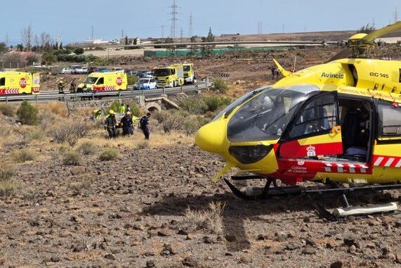EVACUADO EN HELICÓPTERO MEDICALIZADO UN MOTORISTA HERIDO CON PRONÓSTICO GRAVE TRAS YNA CAÍDA EN SANTA LUCÍA DE TIRAJANA 15-7-26