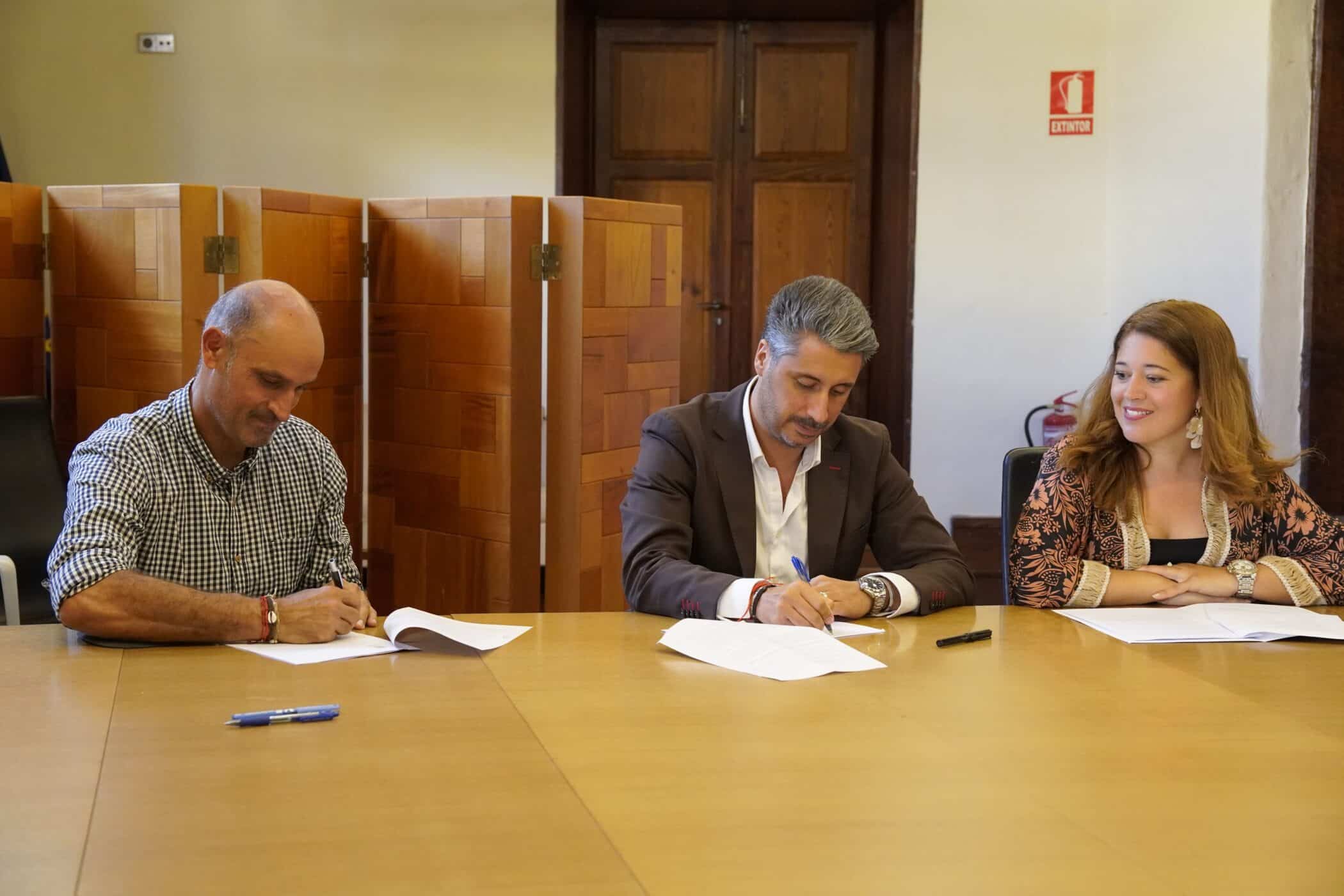 Firma convenio 1 (1)