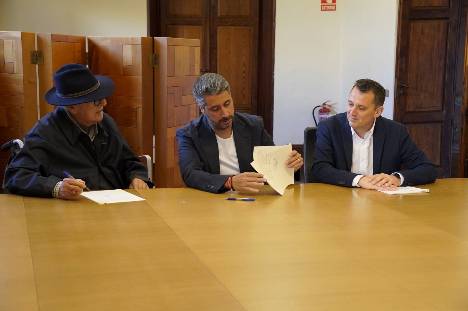 Firma_convenio_Sabandeños1