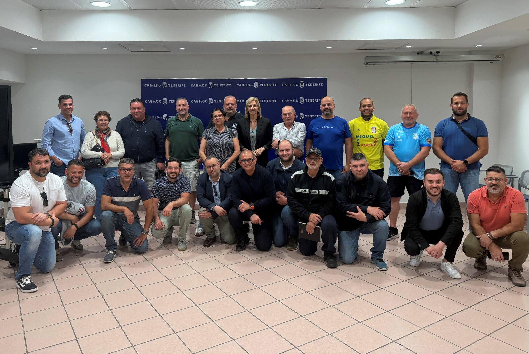 Foto convenio Lucha Canaria