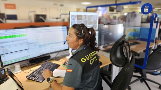 PERSONAL DEL SUS ASISTE A UNA MUJER HERIDA TRAS LA SALIDA DE VÍA DEL VEHÍCULO EN EL QUE CIRCULABA EN ARAFO 6-7-26