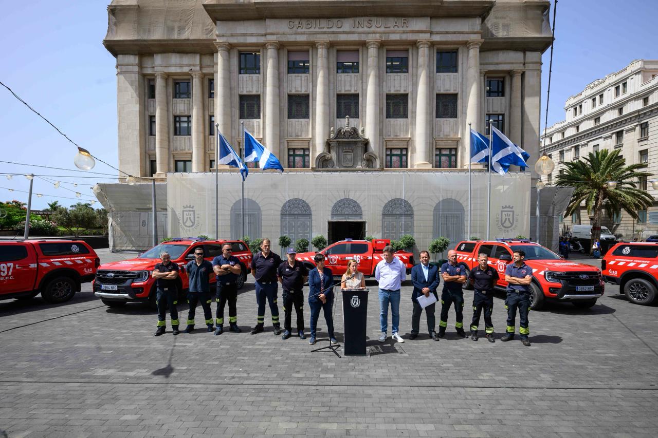 Presentación-nuevos-vehiculos-bomberos-Cabildo-Tenerife (2)