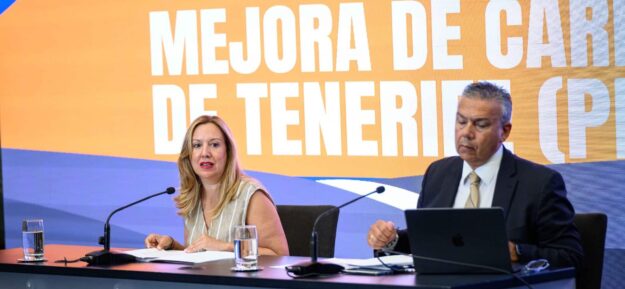 Presidenta del Cabildo y consejero de Carreteras
