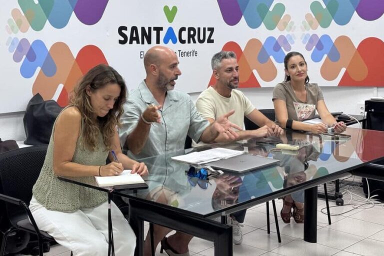 REUNIONES DE LOS GRUPOS DEL CARNAVAL DE SC 14-7-26