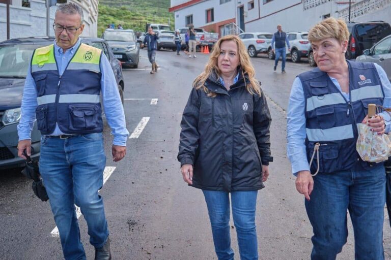 Visita de la presidenta del Cabildo al Pris (1)