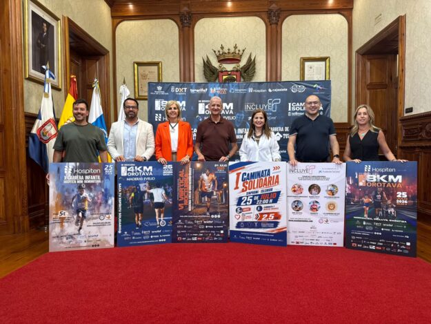 presentación 8KM. Autoridades con promotor del evento y patrocinadores