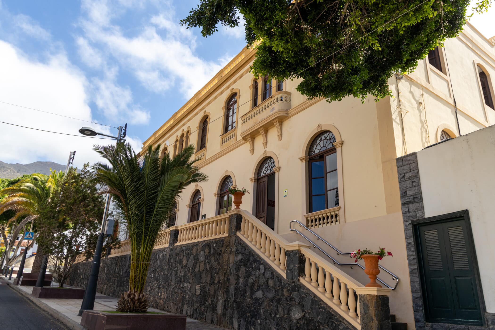 2 – Ayuntamiento