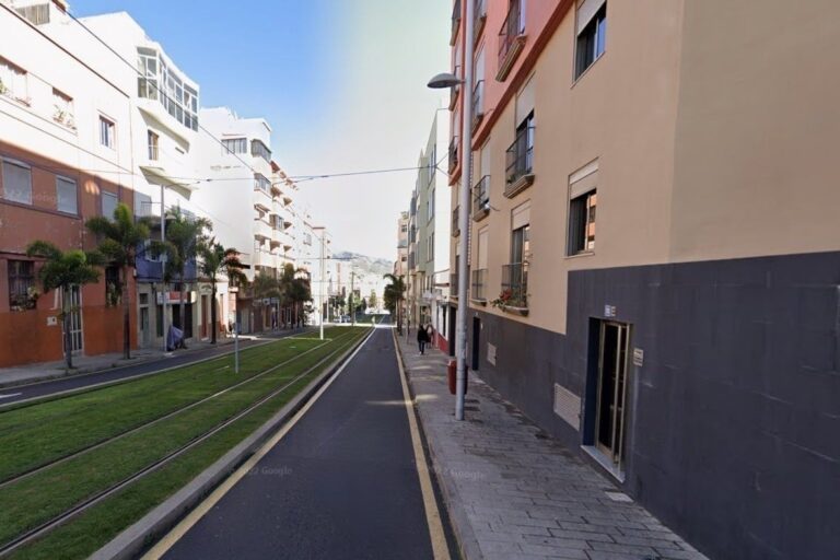 260807 Avenida Islas Canarias