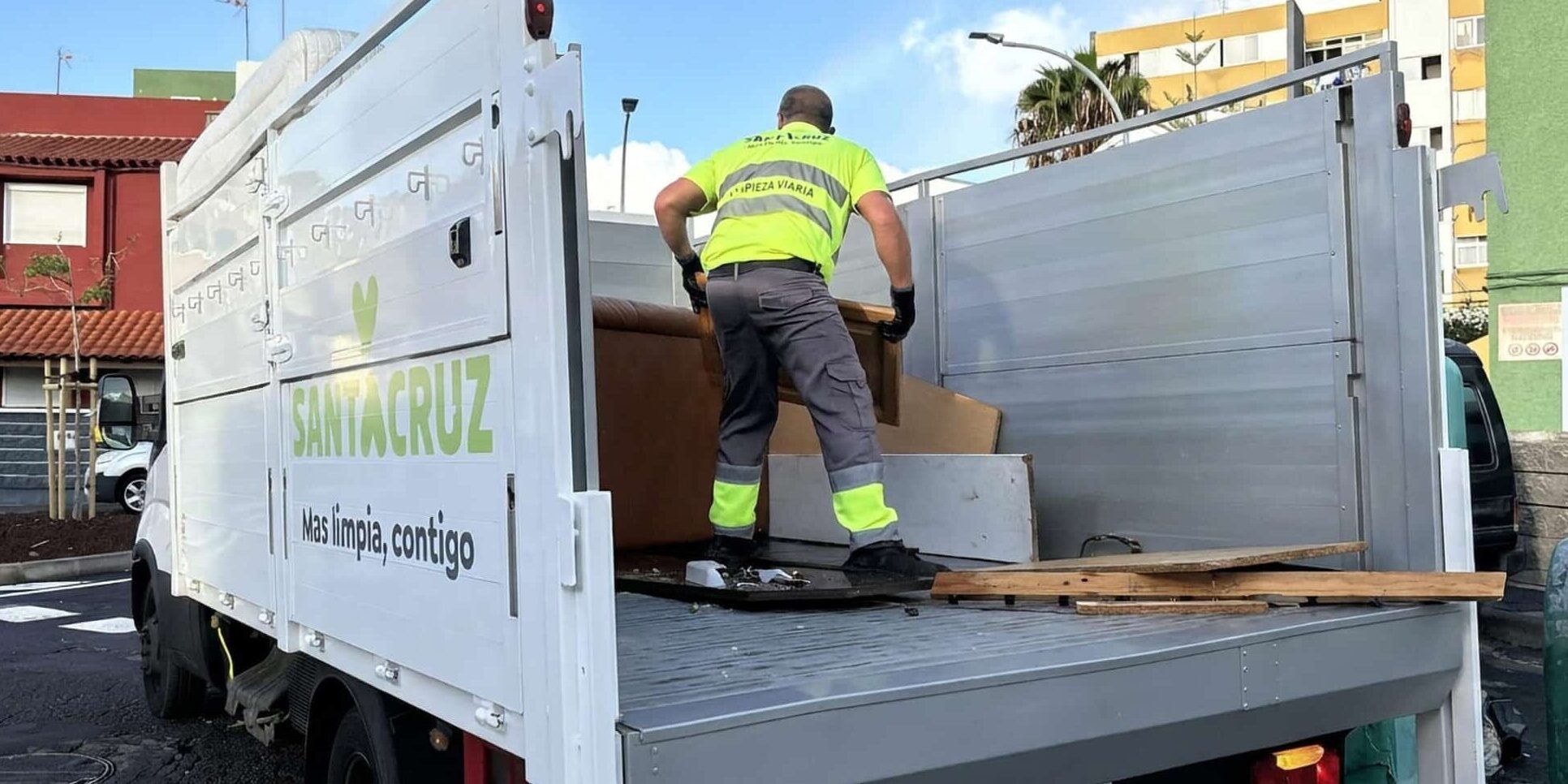 260818 Operario en el servicio de enseres