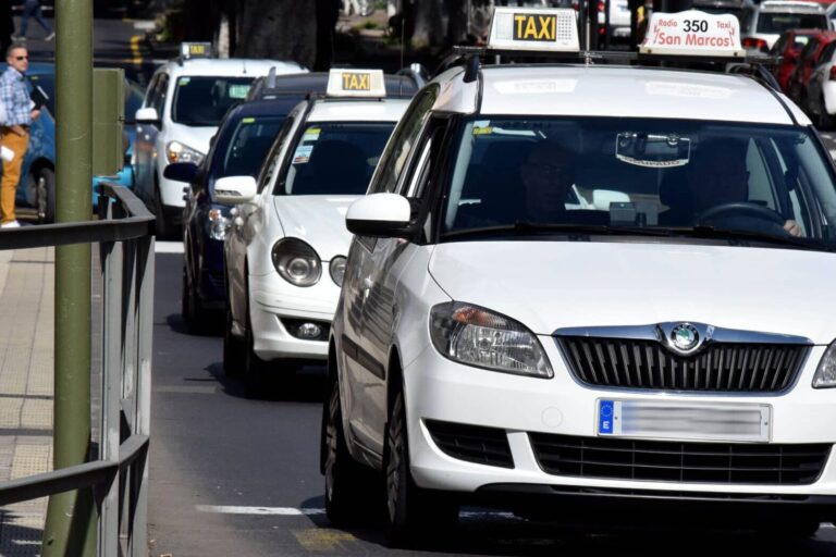 260825 Taxis