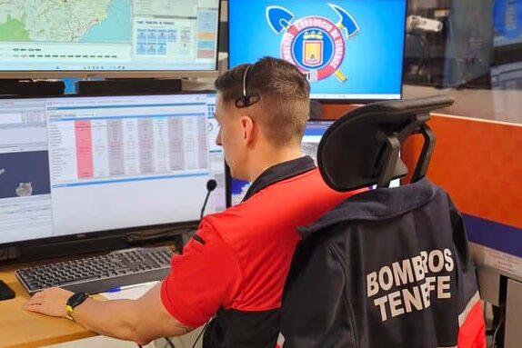DOS HERIDOS DE CARÁCTER MODERADO EN LA COLISIÓN DE DOS COCHES EN GRANADILLA DE ABONA 13-8-26