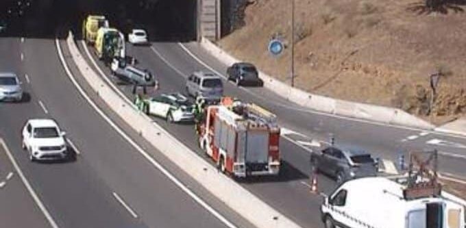 HERIDAS TRES PERSONAS DE DIVERSA CONSIDERACIÓN EN EL VUELCO DE UN VEHÍCULO EN SANTA CRUZ DE TENERIFE 22-8-26