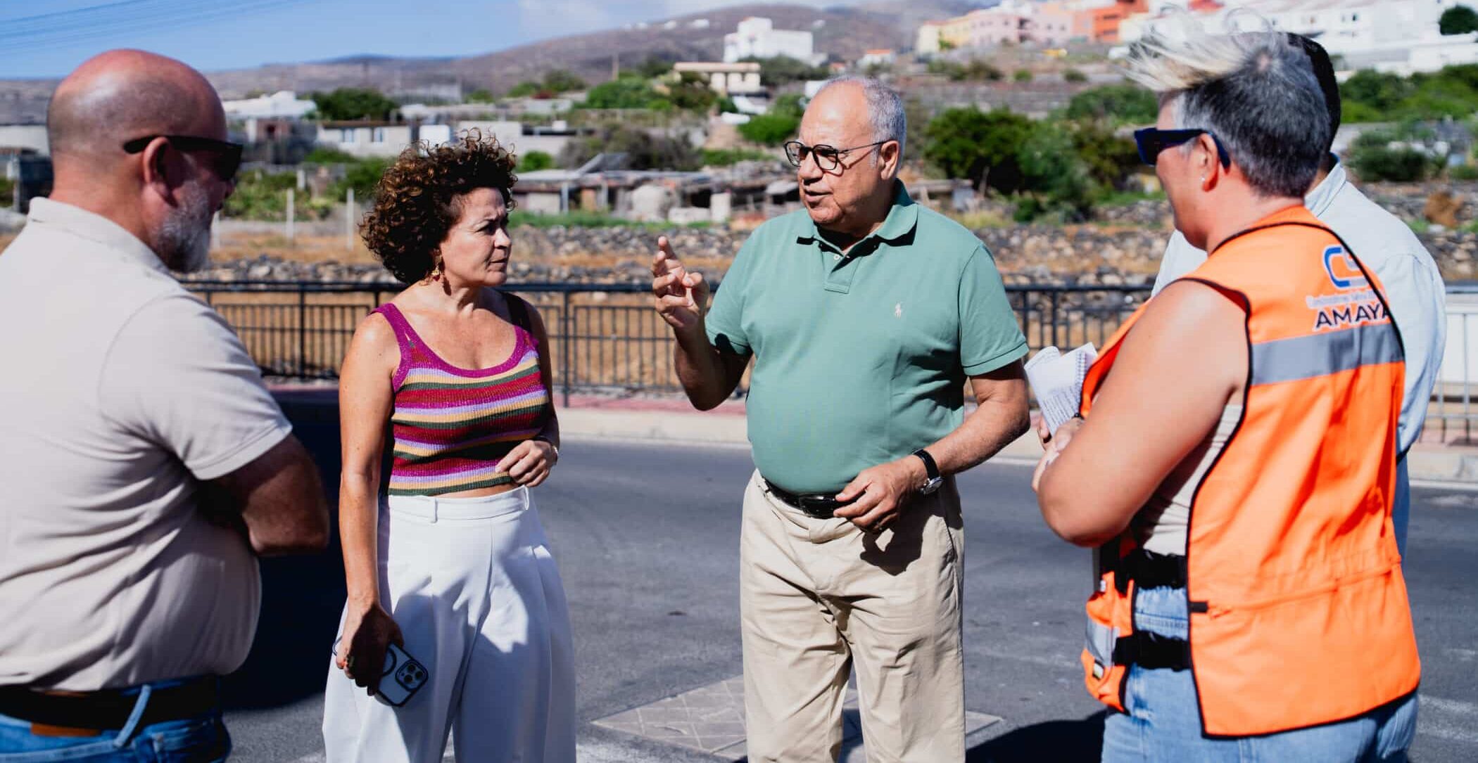 110926 El presidente del Cabildo de La Gomera, Casimiro Curbelo, y la alcaldesa de San Sebastián, Anfgélica Padilla, durante la visita de una de las obras
