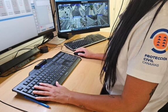 EL AUMENTO DE LAS TEMPERATURAS LLEVA A DECLARAR LA ALERTA POR RIESGO DE INCENDIO FORESTAL EN GRAN CANARIA Y TENERIFE 22-9-26