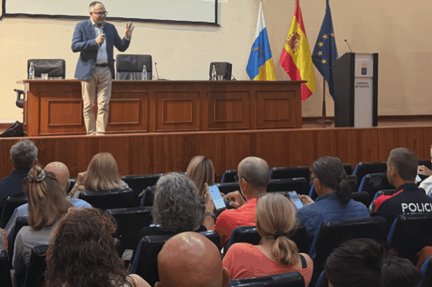 EL SECTOR DEL TURISMO ACTIVO ANALIZA EN TENERIFE LA NUEVA NORMATIVA Y LOS REQUISITOS PARA EJERCER LA ACTIVIDAD 22-9-26
