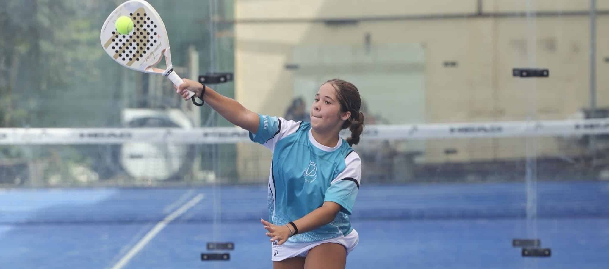 FOTO. Puerto de la Cruz reúne a un centenar de jóvenes en la lucha por los títulos autonómicos de tenis y pádel en edad escolar (3)
