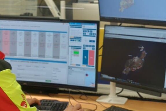 HELICÓPTERO DEL SUC TRASLADA A UN MENOR AL HOSPITAL TRAS SUFRIR UN AHOGAMIENTO EN UNA PISCINA DE UN HOTEL EN YAIZA-LANZAROTE 3-9-26