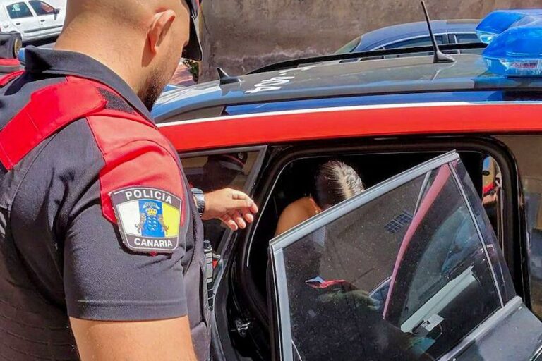 LA POLICÍA AUTONÓMICA DETIENE EN TENERIFE A DOS MUJERES RECLAMADAS JUDICIALMENTE 5-9-26