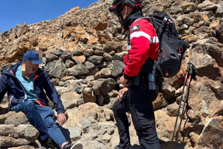LA POLICÍA AUTONÓMICA INTERVIENE EN EL RESCATE DE UN SENDERISTA EN EL TEIDE 13-9-26