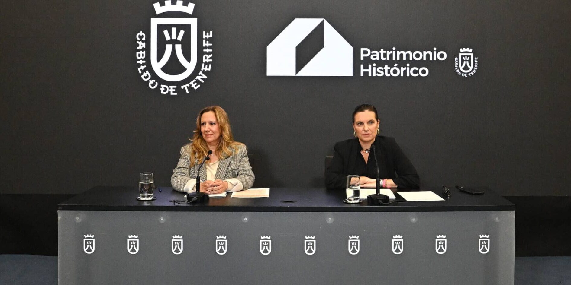 La presidenta del Cabildo Rosa Dávila y la directora insular de Patrimonio Isabel de Esteban