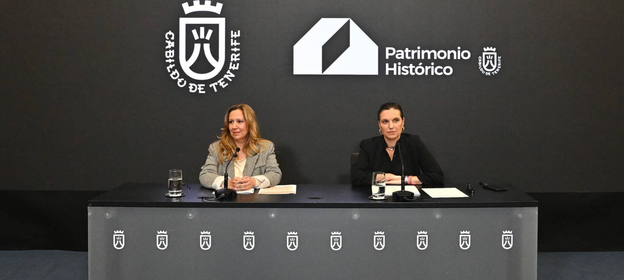 La presidenta del Cabildo Rosa Dávila y la directora insular de Patrimonio Isabel de Esteban